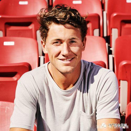 更因为他独 更因为他独