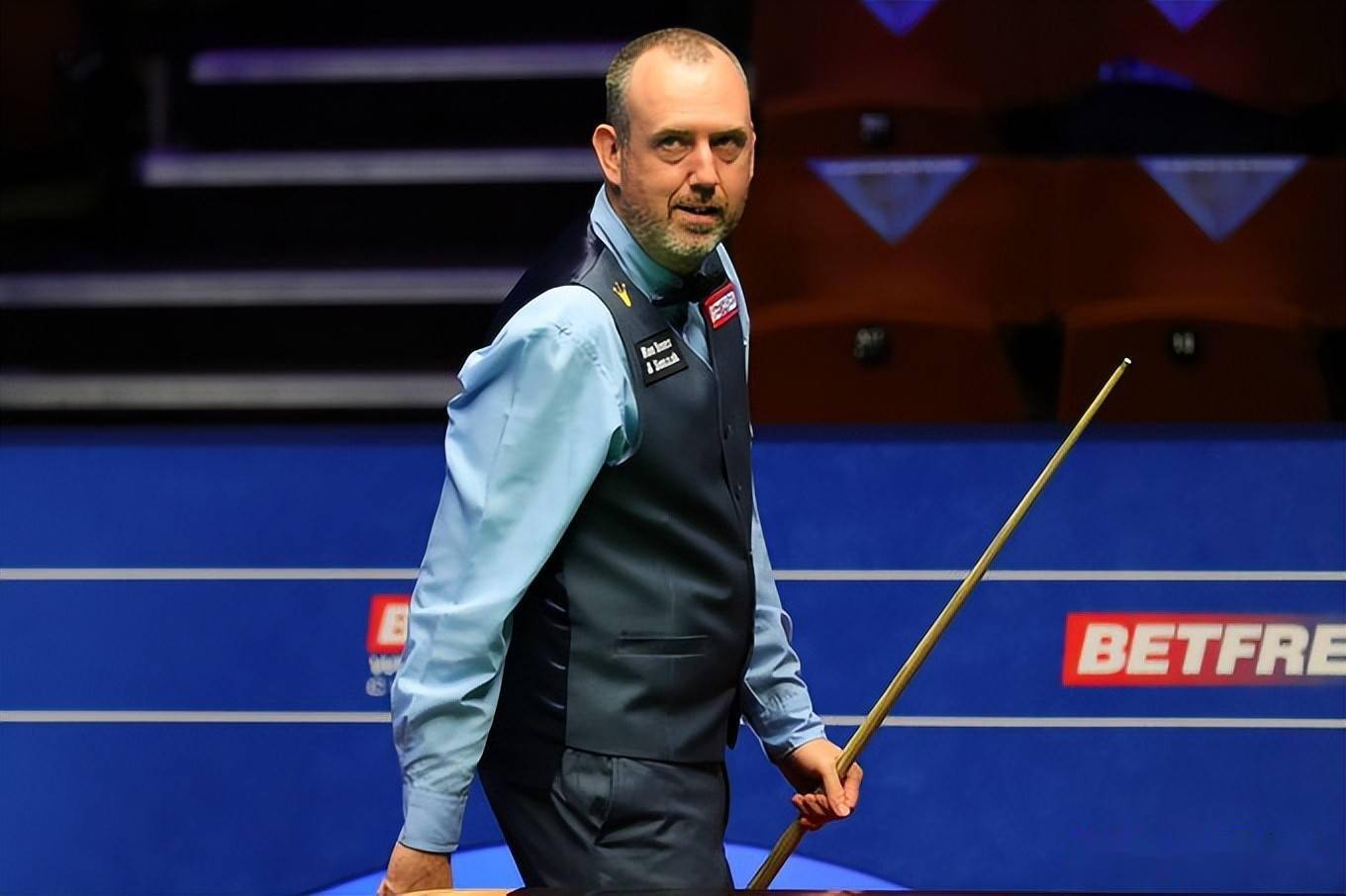 不容小觑的 不容小觑的